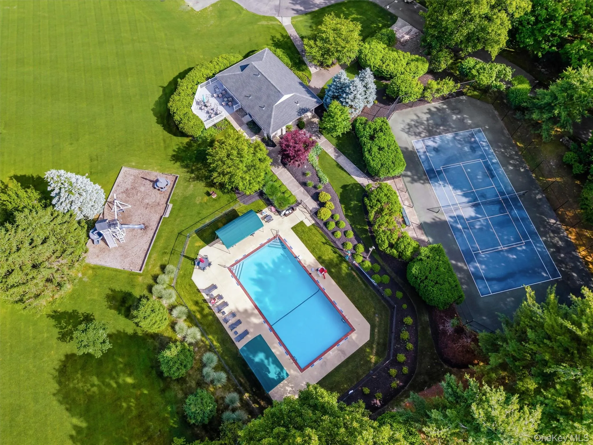 Horizon Farms large size pool and tennis/pickle ball courts Horizon Farms large size pool and tennis/pickle ball courts
