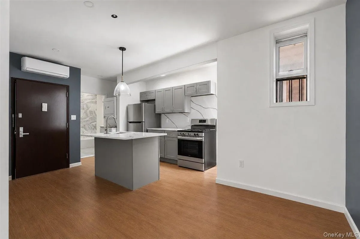 324 Eldert Street, New York, NY, 2 Bedrooms Bedrooms, 4 Rooms Rooms,1 BathroomBathrooms,Residential Lease,For Rent,Eldert,0,1014097 324 Eldert Street, New York, NY, 2 Bedrooms Bedrooms, 4 Rooms Rooms,1 BathroomBathrooms,Residential Lease,For Rent,Eldert,0,1014097