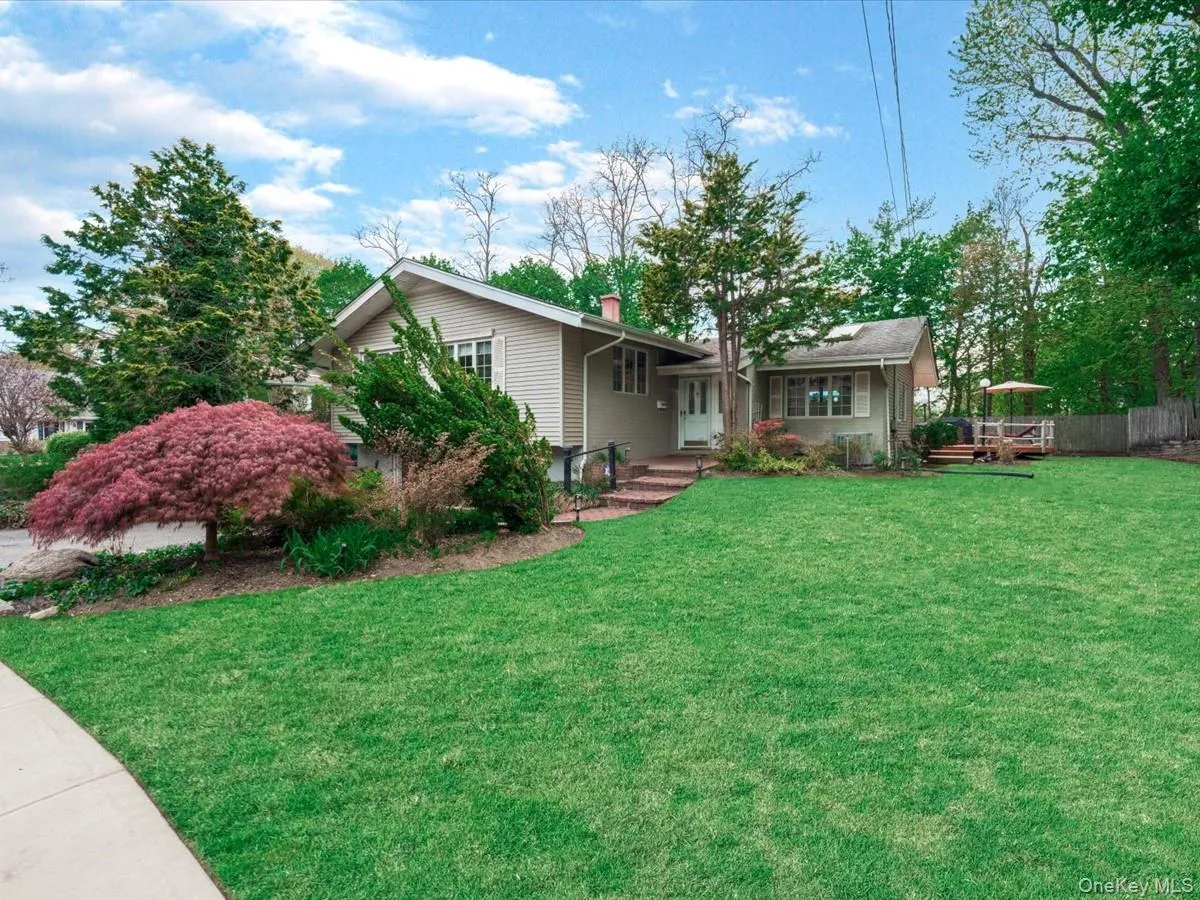 69 Roger Drive, North Hempstead, NY, 4 Bedrooms Bedrooms, 8 Rooms Rooms,3 BathroomsBathrooms,Residential,For Rent,Roger,0,1014098 69 Roger Drive, North Hempstead, NY, 4 Bedrooms Bedrooms, 8 Rooms Rooms,3 BathroomsBathrooms,Residential,For Rent,Roger,0,1014098