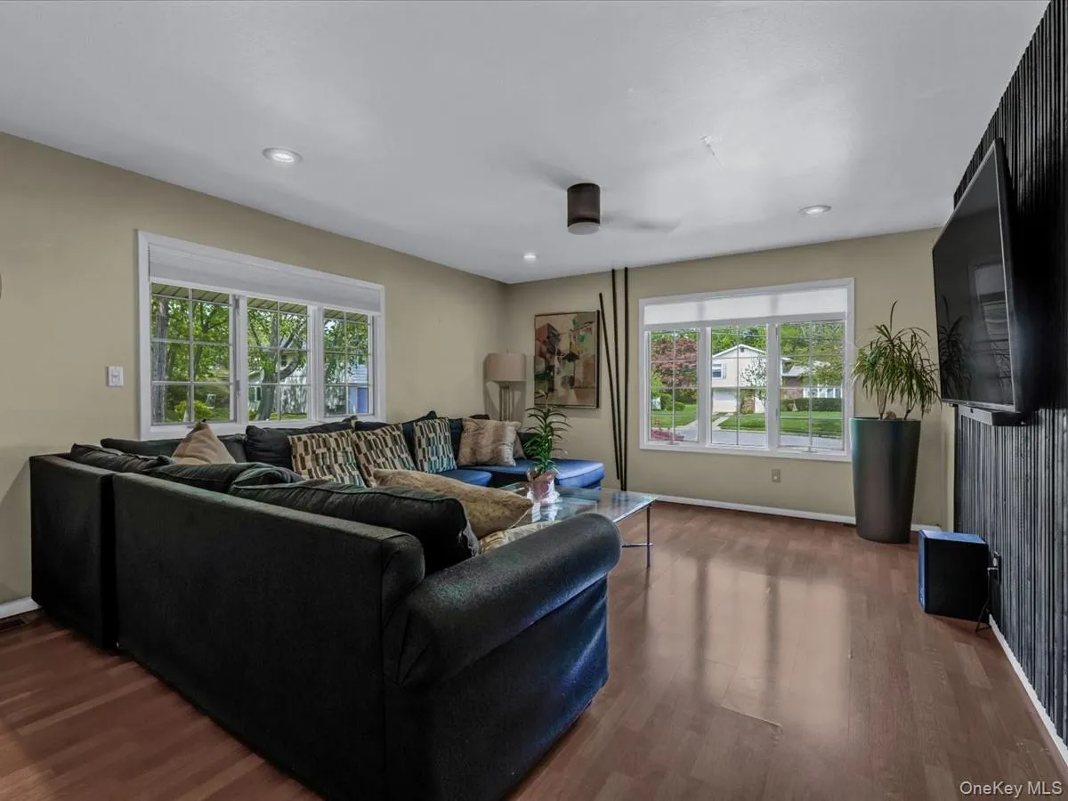 69 Roger Drive, North Hempstead, NY, 4 Bedrooms Bedrooms, 8 Rooms Rooms,3 BathroomsBathrooms,Residential,For Rent,Roger,0,1014098 69 Roger Drive, North Hempstead, NY, 4 Bedrooms Bedrooms, 8 Rooms Rooms,3 BathroomsBathrooms,Residential,For Rent,Roger,0,1014098