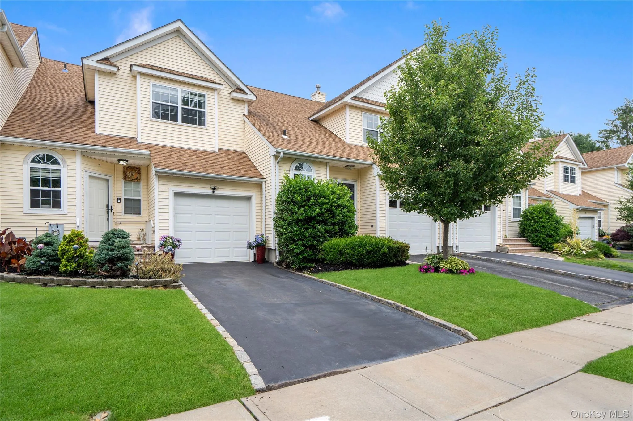 3 Blueberry Court, Huntington, NY, 3 Bedrooms Bedrooms, 7 Rooms Rooms,2 BathroomsBathrooms,Residential,For Rent,Blueberry,0,1014108 3 Blueberry Court, Huntington, NY, 3 Bedrooms Bedrooms, 7 Rooms Rooms,2 BathroomsBathrooms,Residential,For Rent,Blueberry,0,1014108