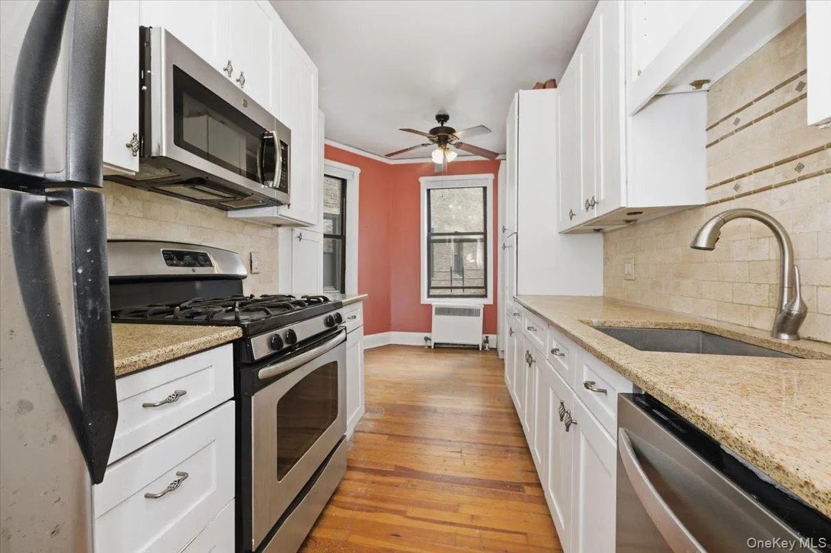 3875 Waldo Avenue, New York, NY, 2 Bedrooms Bedrooms, 5 Rooms Rooms,2 BathroomsBathrooms,Residential,For Rent,Waldo,0,1014110 3875 Waldo Avenue, New York, NY, 2 Bedrooms Bedrooms, 5 Rooms Rooms,2 BathroomsBathrooms,Residential,For Rent,Waldo,0,1014110