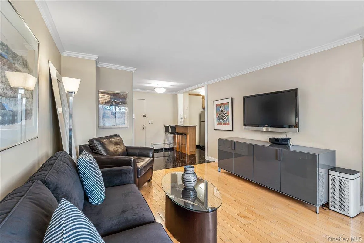 220-55 46th Avenue, New York, NY, 3 Rooms Rooms,1 BathroomBathrooms,Residential,For Rent,46th,0,1014114 220-55 46th Avenue, New York, NY, 3 Rooms Rooms,1 BathroomBathrooms,Residential,For Rent,46th,0,1014114