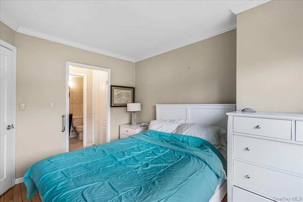220-55 46th Avenue, New York, NY, 3 Rooms Rooms,1 BathroomBathrooms,Residential,For Rent,46th,0,1014114 220-55 46th Avenue, New York, NY, 3 Rooms Rooms,1 BathroomBathrooms,Residential,For Rent,46th,0,1014114