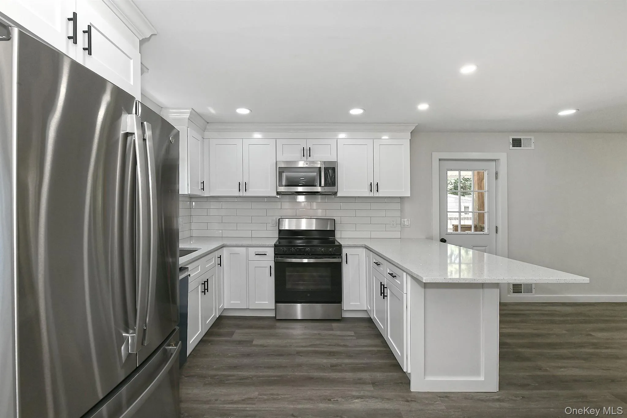 208 Lake Drive, Brookhaven, NY, 3 Bedrooms Bedrooms, 6 Rooms Rooms,1 BathroomBathrooms,Residential,For Rent,Lake,0,1014115 208 Lake Drive, Brookhaven, NY, 3 Bedrooms Bedrooms, 6 Rooms Rooms,1 BathroomBathrooms,Residential,For Rent,Lake,0,1014115