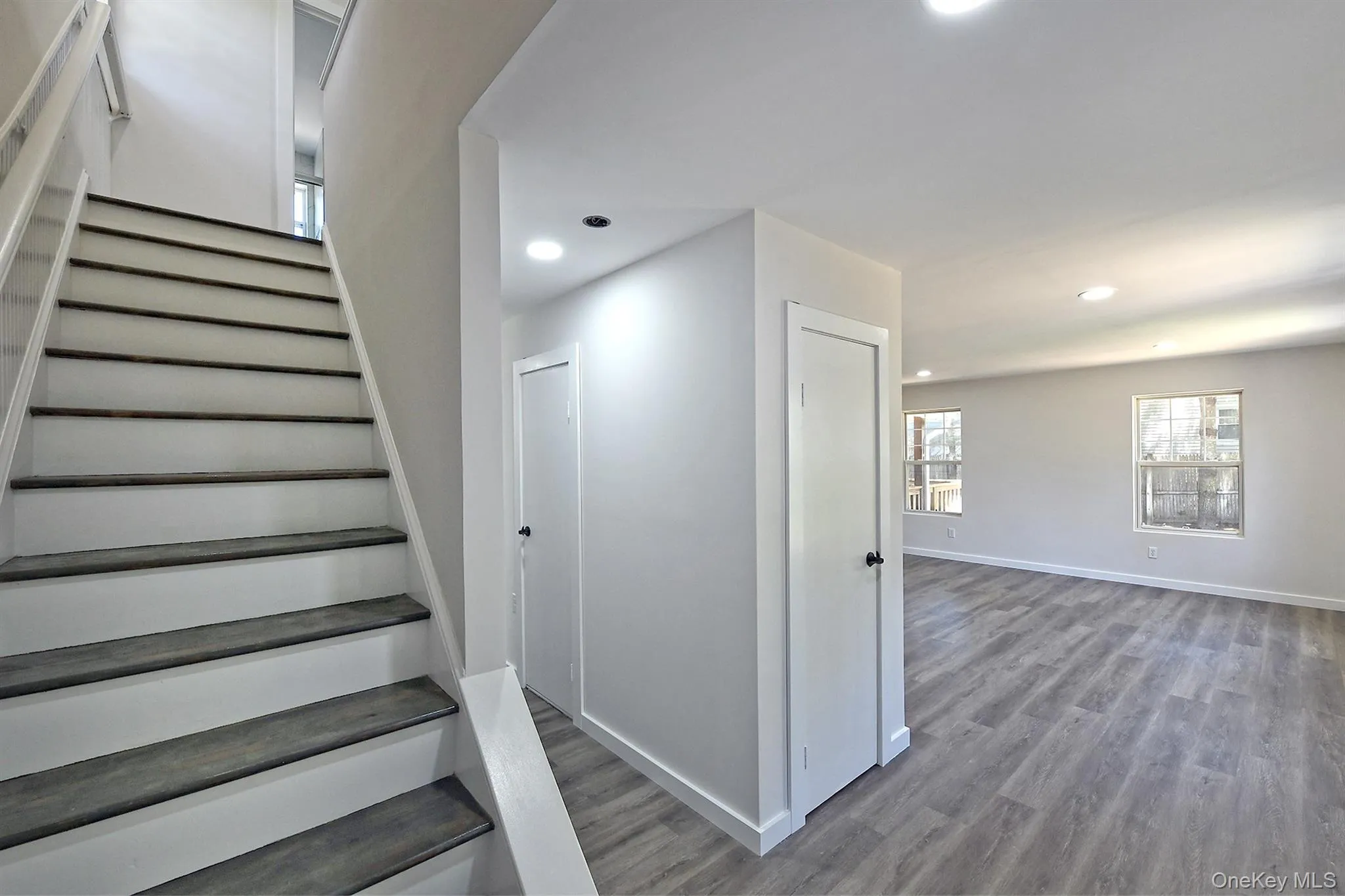 208 Lake Drive, Brookhaven, NY, 3 Bedrooms Bedrooms, 6 Rooms Rooms,1 BathroomBathrooms,Residential,For Rent,Lake,0,1014115 208 Lake Drive, Brookhaven, NY, 3 Bedrooms Bedrooms, 6 Rooms Rooms,1 BathroomBathrooms,Residential,For Rent,Lake,0,1014115