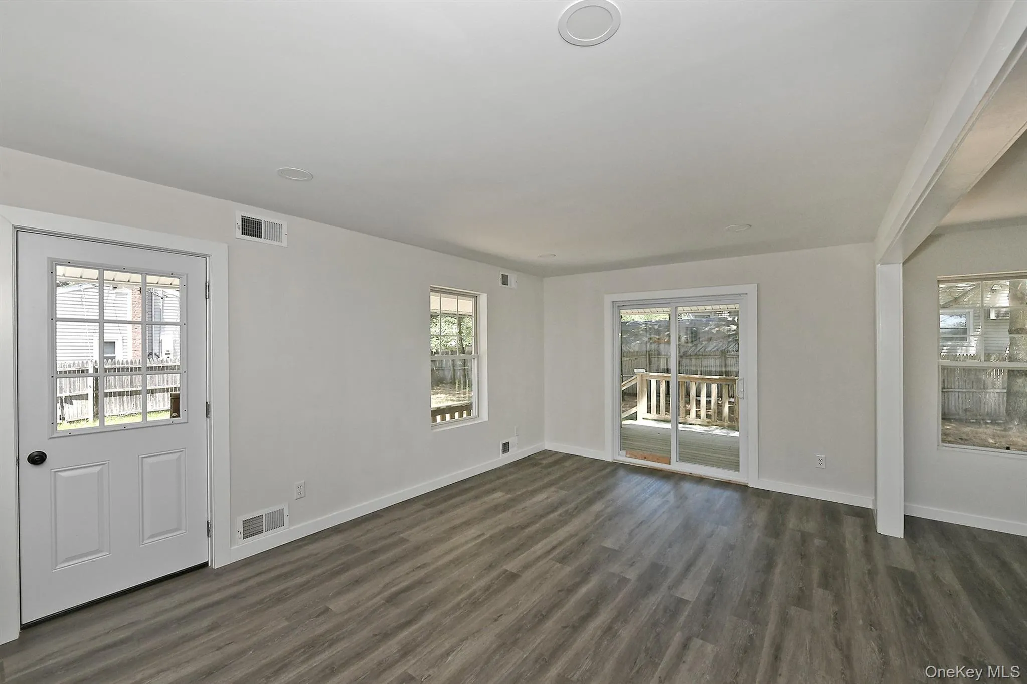 208 Lake Drive, Brookhaven, NY, 3 Bedrooms Bedrooms, 6 Rooms Rooms,1 BathroomBathrooms,Residential,For Rent,Lake,0,1014115 208 Lake Drive, Brookhaven, NY, 3 Bedrooms Bedrooms, 6 Rooms Rooms,1 BathroomBathrooms,Residential,For Rent,Lake,0,1014115
