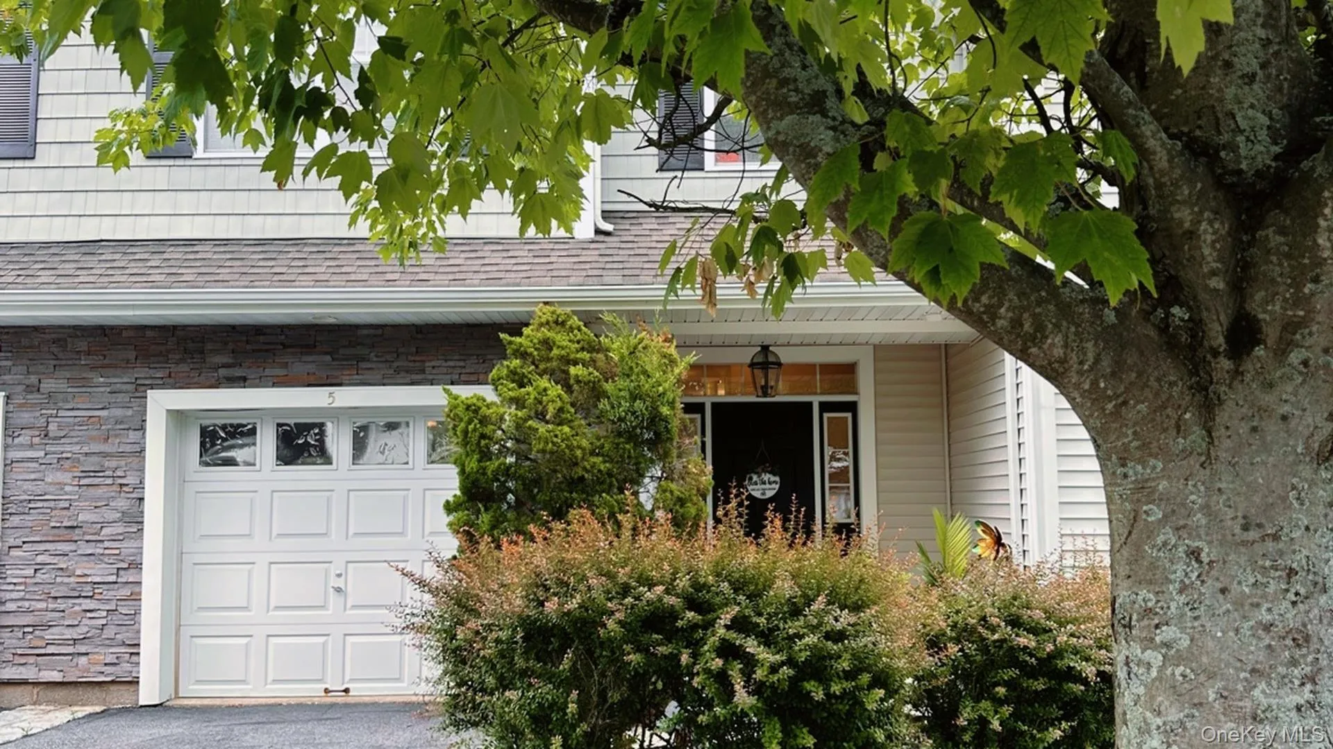 5 Putters Way, Middletown, NY, 3 Bedrooms Bedrooms, 9 Rooms Rooms,2 BathroomsBathrooms,Residential,For Rent,Putters,0,1014119 5 Putters Way, Middletown, NY, 3 Bedrooms Bedrooms, 9 Rooms Rooms,2 BathroomsBathrooms,Residential,For Rent,Putters,0,1014119