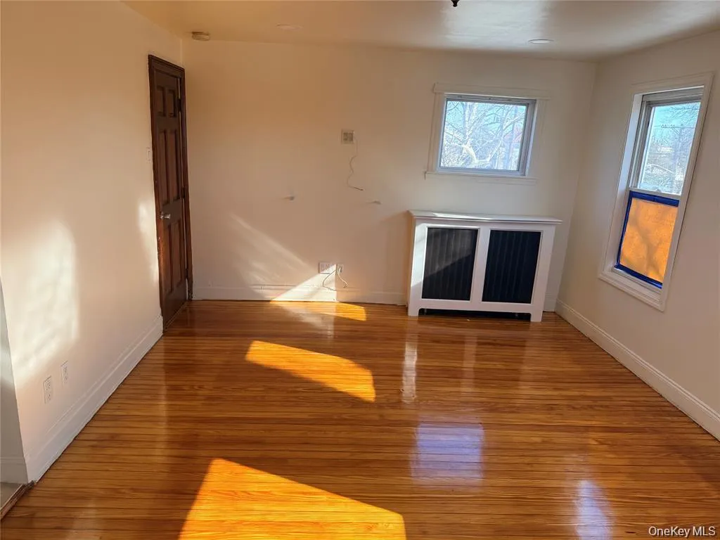 149 Kingsbridge Road, Mount Vernon, NY, 4 Bedrooms Bedrooms, 6 Rooms Rooms,1 BathroomBathrooms,Residential Lease,For Rent,Kingsbridge,0,1014120 149 Kingsbridge Road, Mount Vernon, NY, 4 Bedrooms Bedrooms, 6 Rooms Rooms,1 BathroomBathrooms,Residential Lease,For Rent,Kingsbridge,0,1014120