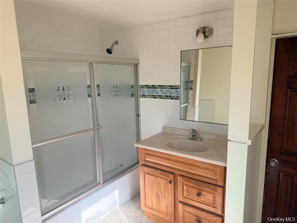 149 Kingsbridge Road, Mount Vernon, NY, 4 Bedrooms Bedrooms, 6 Rooms Rooms,1 BathroomBathrooms,Residential Lease,For Rent,Kingsbridge,0,1014120 149 Kingsbridge Road, Mount Vernon, NY, 4 Bedrooms Bedrooms, 6 Rooms Rooms,1 BathroomBathrooms,Residential Lease,For Rent,Kingsbridge,0,1014120