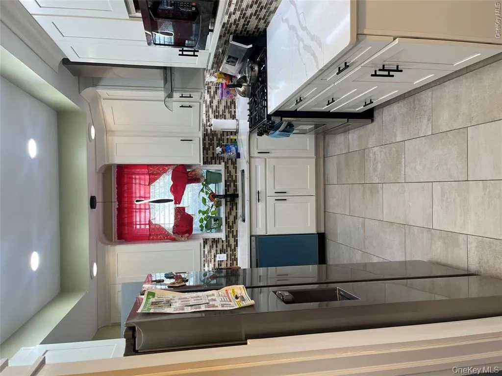 149 Kingsbridge Road, Mount Vernon, NY, 4 Bedrooms Bedrooms, 6 Rooms Rooms,1 BathroomBathrooms,Residential Lease,For Rent,Kingsbridge,0,1014120 149 Kingsbridge Road, Mount Vernon, NY, 4 Bedrooms Bedrooms, 6 Rooms Rooms,1 BathroomBathrooms,Residential Lease,For Rent,Kingsbridge,0,1014120