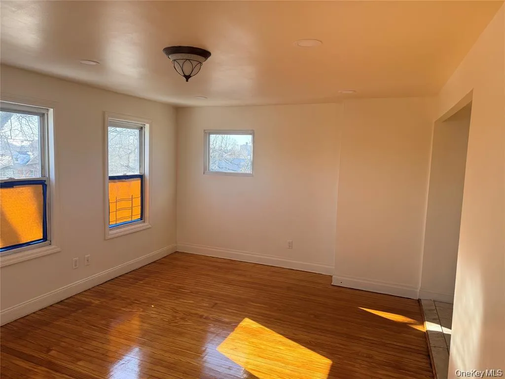 149 Kingsbridge Road, Mount Vernon, NY, 4 Bedrooms Bedrooms, 6 Rooms Rooms,1 BathroomBathrooms,Residential Lease,For Rent,Kingsbridge,0,1014120 149 Kingsbridge Road, Mount Vernon, NY, 4 Bedrooms Bedrooms, 6 Rooms Rooms,1 BathroomBathrooms,Residential Lease,For Rent,Kingsbridge,0,1014120