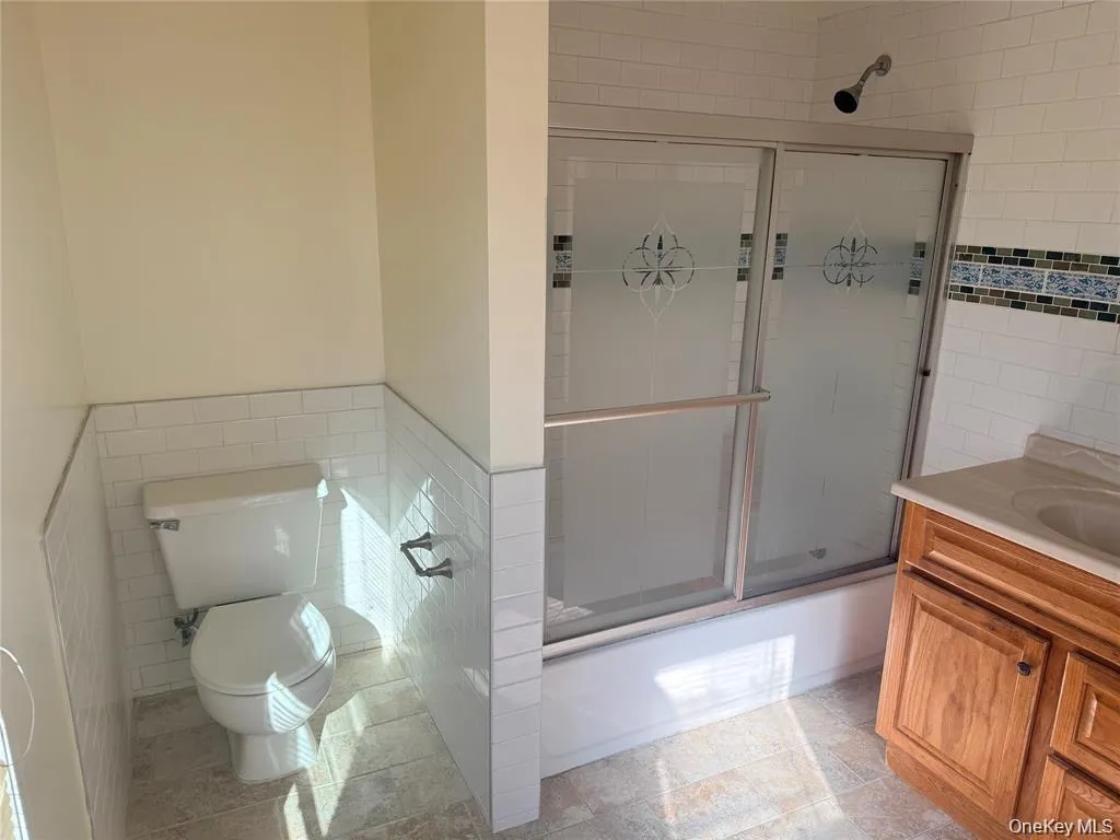149 Kingsbridge Road, Mount Vernon, NY, 4 Bedrooms Bedrooms, 6 Rooms Rooms,1 BathroomBathrooms,Residential Lease,For Rent,Kingsbridge,0,1014120 149 Kingsbridge Road, Mount Vernon, NY, 4 Bedrooms Bedrooms, 6 Rooms Rooms,1 BathroomBathrooms,Residential Lease,For Rent,Kingsbridge,0,1014120