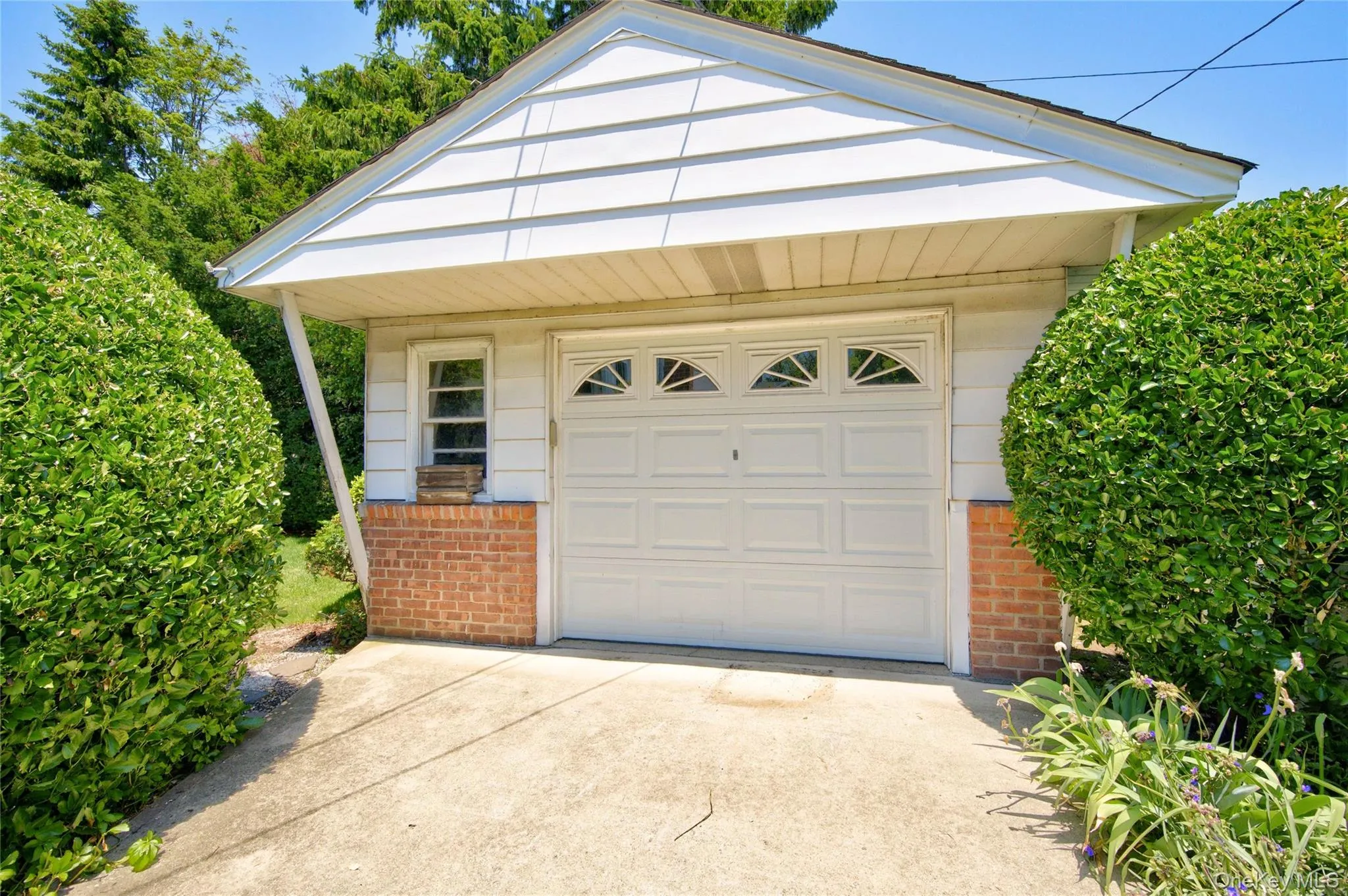 X-large 1 car detached garage X-large 1 car detached garage