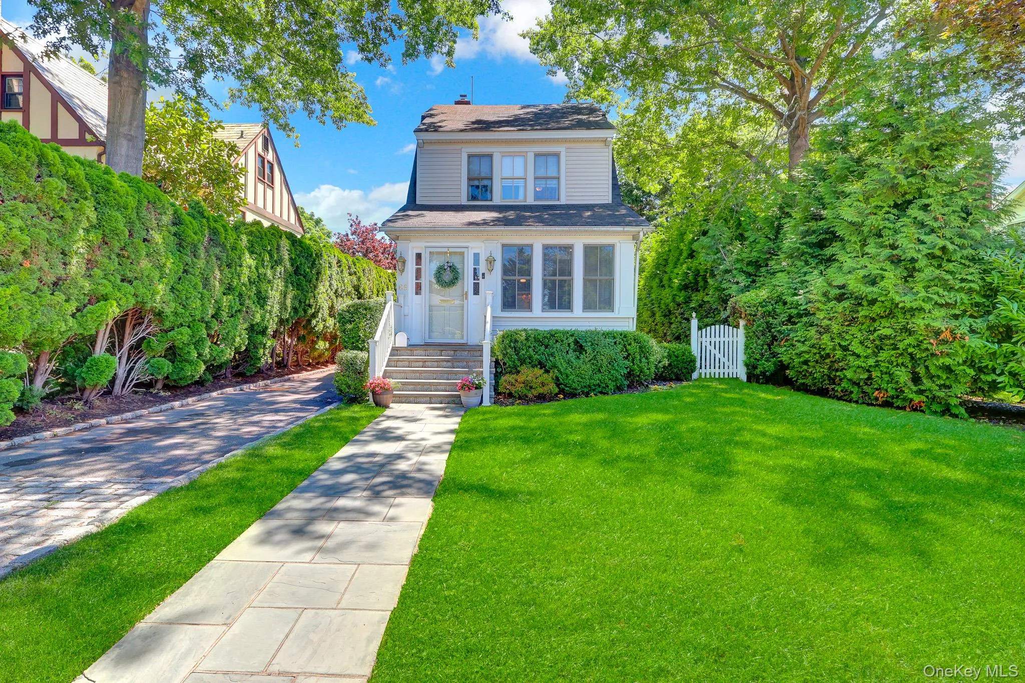 65 Roxbury Road, Hempstead, NY, 3 Bedrooms Bedrooms, 6 Rooms Rooms,1 BathroomBathrooms,Residential,For Rent,Roxbury,0,1014137 65 Roxbury Road, Hempstead, NY, 3 Bedrooms Bedrooms, 6 Rooms Rooms,1 BathroomBathrooms,Residential,For Rent,Roxbury,0,1014137