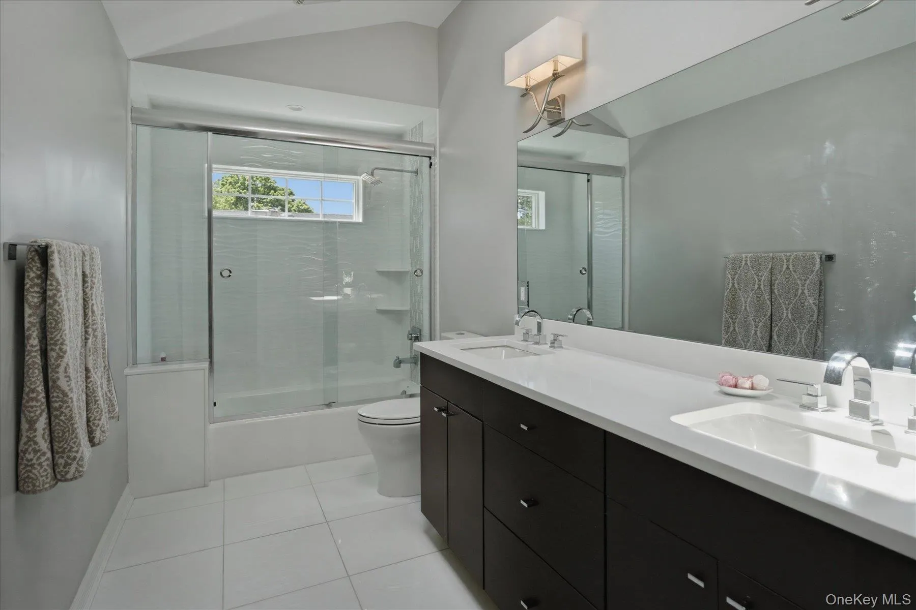 8 Griggs Drive, Huntington, NY, 4 Bedrooms Bedrooms, 8 Rooms Rooms,2 BathroomsBathrooms,Residential,For Rent,Griggs,0,1014144 8 Griggs Drive, Huntington, NY, 4 Bedrooms Bedrooms, 8 Rooms Rooms,2 BathroomsBathrooms,Residential,For Rent,Griggs,0,1014144