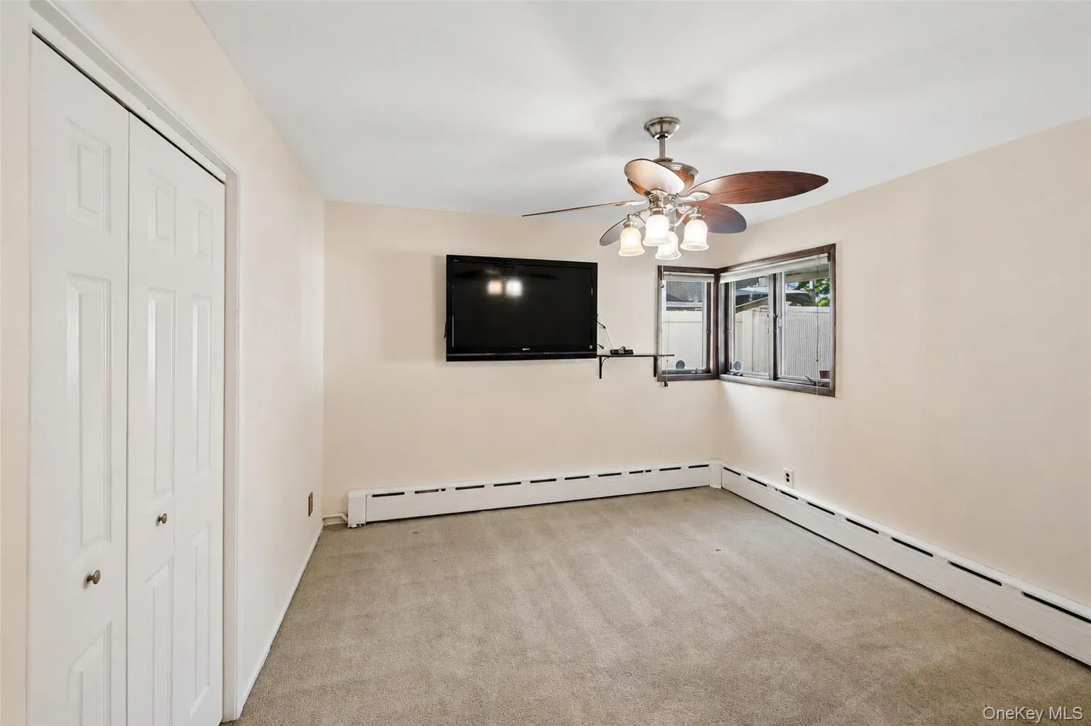 4 Dennis Lane, Oyster Bay, NY, 3 Bedrooms Bedrooms, 6 Rooms Rooms,2 BathroomsBathrooms,Residential,For Rent,Dennis,0,1014147 4 Dennis Lane, Oyster Bay, NY, 3 Bedrooms Bedrooms, 6 Rooms Rooms,2 BathroomsBathrooms,Residential,For Rent,Dennis,0,1014147