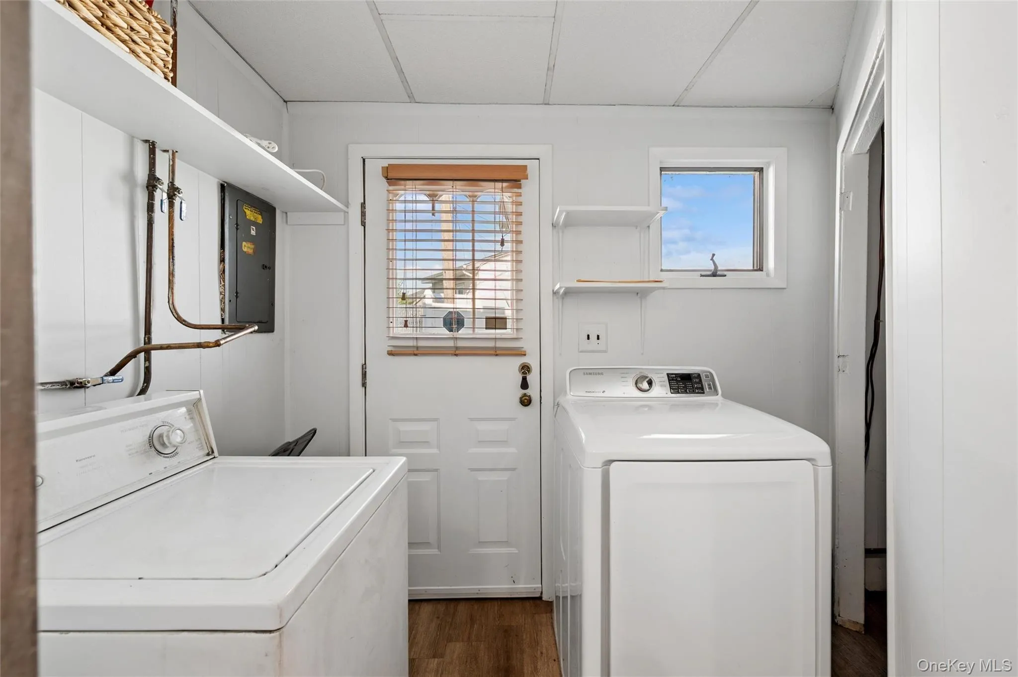 4 Dennis Lane, Oyster Bay, NY, 3 Bedrooms Bedrooms, 6 Rooms Rooms,2 BathroomsBathrooms,Residential,For Rent,Dennis,0,1014147 4 Dennis Lane, Oyster Bay, NY, 3 Bedrooms Bedrooms, 6 Rooms Rooms,2 BathroomsBathrooms,Residential,For Rent,Dennis,0,1014147