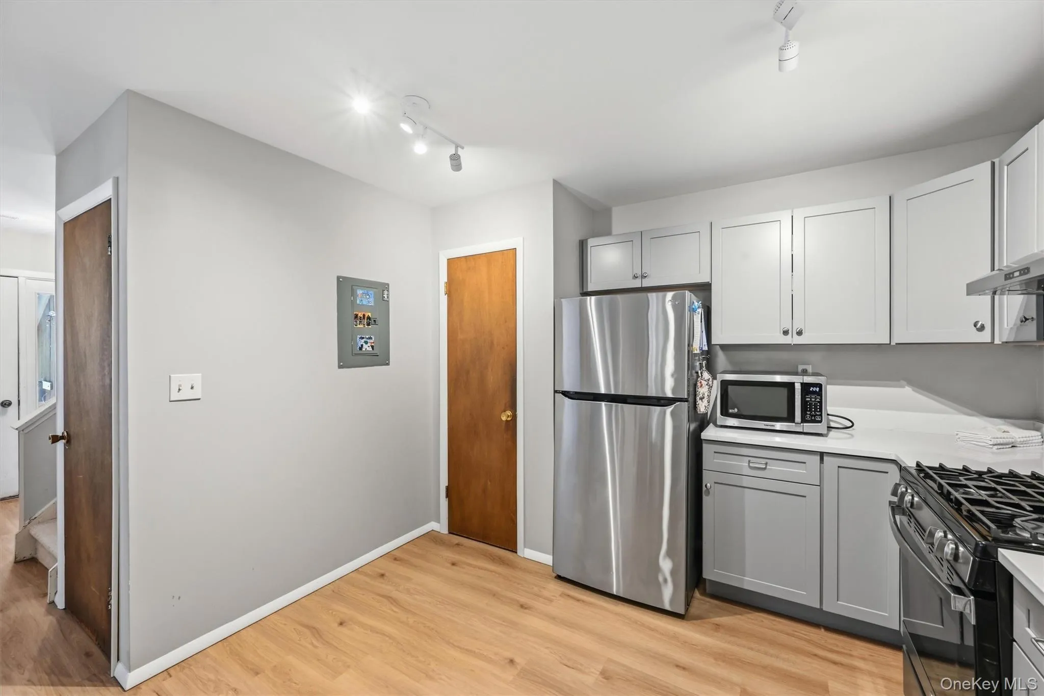 13 Redwood Drive, Woodbury, NY, 2 Bedrooms Bedrooms, 5 Rooms Rooms,1 BathroomBathrooms,Residential,For Rent,Redwood,0,1014150 13 Redwood Drive, Woodbury, NY, 2 Bedrooms Bedrooms, 5 Rooms Rooms,1 BathroomBathrooms,Residential,For Rent,Redwood,0,1014150