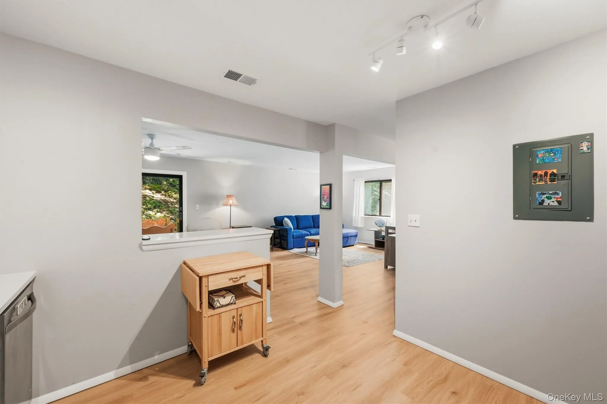 13 Redwood Drive, Woodbury, NY, 2 Bedrooms Bedrooms, 5 Rooms Rooms,1 BathroomBathrooms,Residential,For Rent,Redwood,0,1014150 13 Redwood Drive, Woodbury, NY, 2 Bedrooms Bedrooms, 5 Rooms Rooms,1 BathroomBathrooms,Residential,For Rent,Redwood,0,1014150