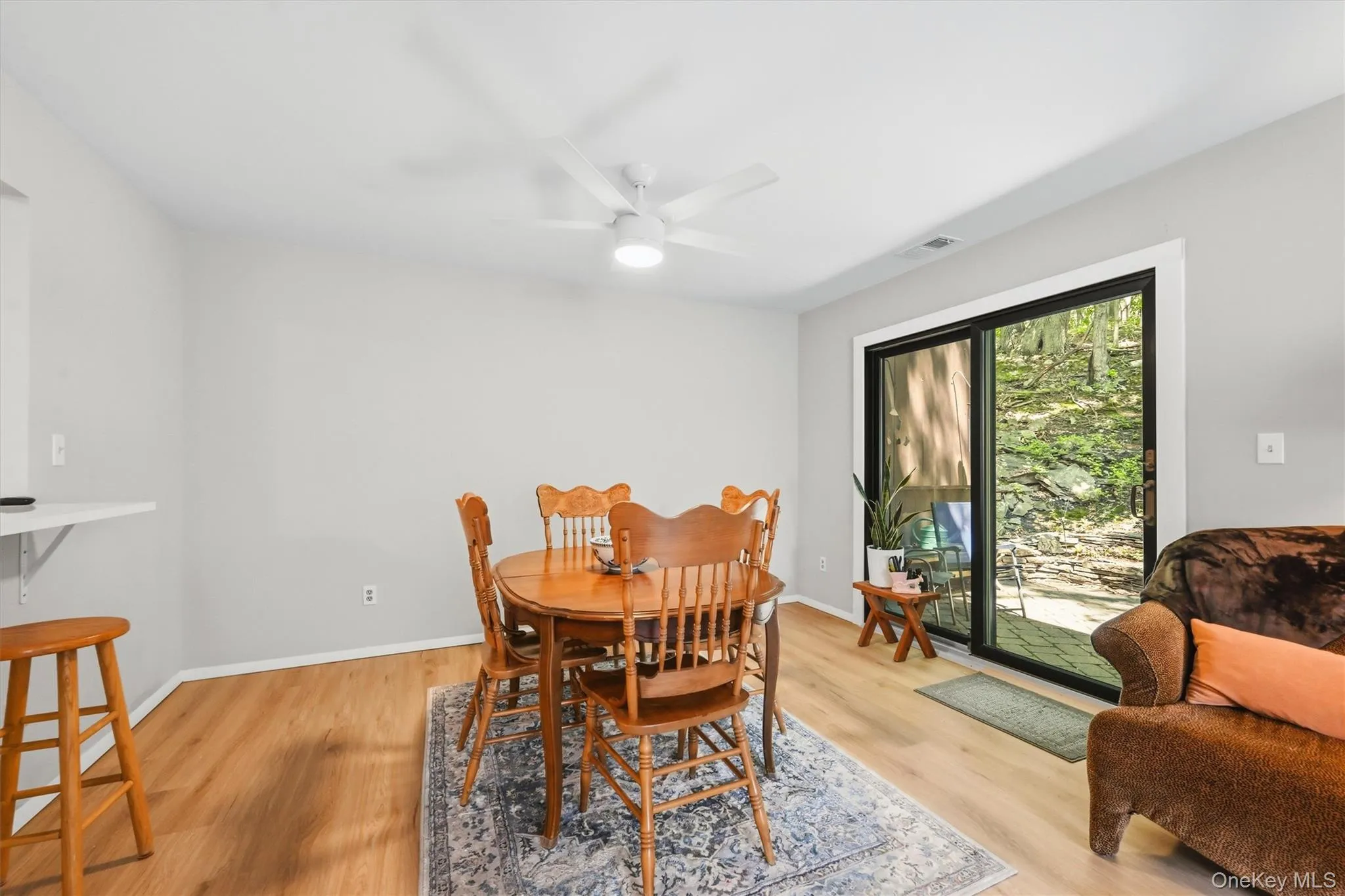 13 Redwood Drive, Woodbury, NY, 2 Bedrooms Bedrooms, 5 Rooms Rooms,1 BathroomBathrooms,Residential,For Rent,Redwood,0,1014150 13 Redwood Drive, Woodbury, NY, 2 Bedrooms Bedrooms, 5 Rooms Rooms,1 BathroomBathrooms,Residential,For Rent,Redwood,0,1014150