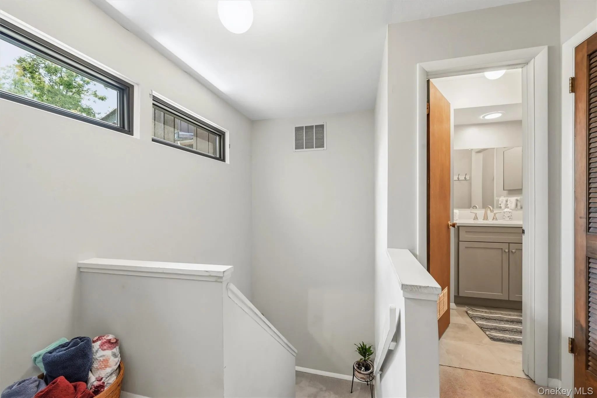 13 Redwood Drive, Woodbury, NY, 2 Bedrooms Bedrooms, 5 Rooms Rooms,1 BathroomBathrooms,Residential,For Rent,Redwood,0,1014150 13 Redwood Drive, Woodbury, NY, 2 Bedrooms Bedrooms, 5 Rooms Rooms,1 BathroomBathrooms,Residential,For Rent,Redwood,0,1014150