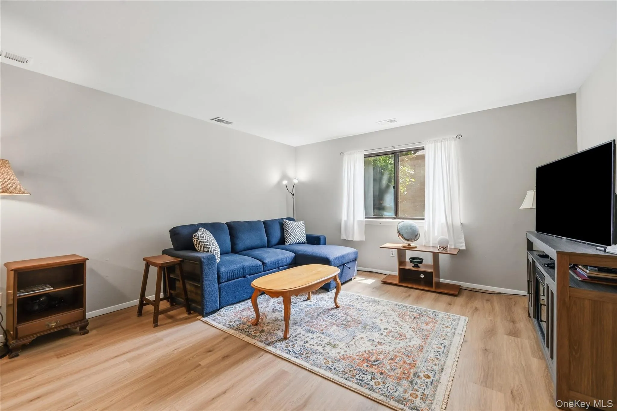 13 Redwood Drive, Woodbury, NY, 2 Bedrooms Bedrooms, 5 Rooms Rooms,1 BathroomBathrooms,Residential,For Rent,Redwood,0,1014150 13 Redwood Drive, Woodbury, NY, 2 Bedrooms Bedrooms, 5 Rooms Rooms,1 BathroomBathrooms,Residential,For Rent,Redwood,0,1014150