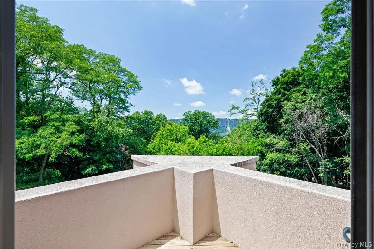 150 Pinecrest Drive, Greenburgh, NY, 4 Bedrooms Bedrooms, 11 Rooms Rooms,5 BathroomsBathrooms,Residential,For Rent,Pinecrest,0,1014155 150 Pinecrest Drive, Greenburgh, NY, 4 Bedrooms Bedrooms, 11 Rooms Rooms,5 BathroomsBathrooms,Residential,For Rent,Pinecrest,0,1014155