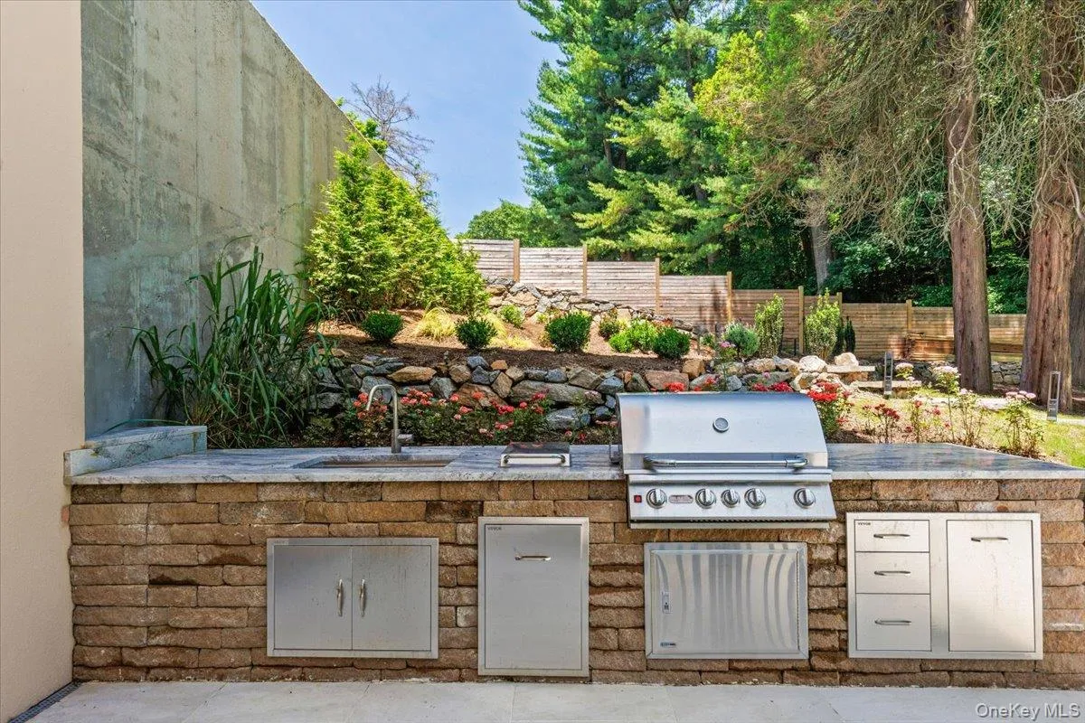 150 Pinecrest Drive, Greenburgh, NY, 4 Bedrooms Bedrooms, 11 Rooms Rooms,5 BathroomsBathrooms,Residential,For Rent,Pinecrest,0,1014155 150 Pinecrest Drive, Greenburgh, NY, 4 Bedrooms Bedrooms, 11 Rooms Rooms,5 BathroomsBathrooms,Residential,For Rent,Pinecrest,0,1014155