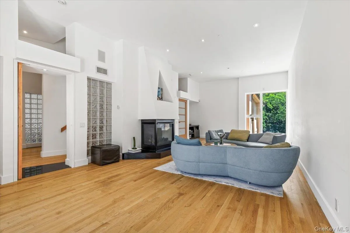 150 Pinecrest Drive, Greenburgh, NY, 4 Bedrooms Bedrooms, 11 Rooms Rooms,5 BathroomsBathrooms,Residential,For Rent,Pinecrest,0,1014155 150 Pinecrest Drive, Greenburgh, NY, 4 Bedrooms Bedrooms, 11 Rooms Rooms,5 BathroomsBathrooms,Residential,For Rent,Pinecrest,0,1014155
