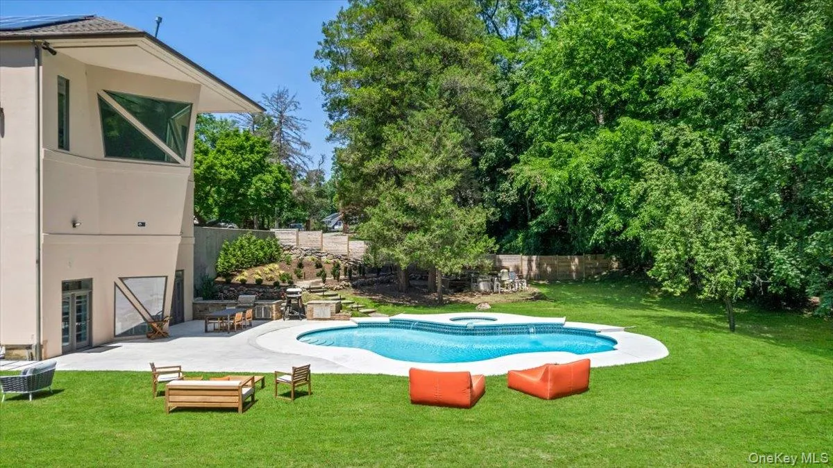 150 Pinecrest Drive, Greenburgh, NY, 4 Bedrooms Bedrooms, 11 Rooms Rooms,5 BathroomsBathrooms,Residential,For Rent,Pinecrest,0,1014155 150 Pinecrest Drive, Greenburgh, NY, 4 Bedrooms Bedrooms, 11 Rooms Rooms,5 BathroomsBathrooms,Residential,For Rent,Pinecrest,0,1014155