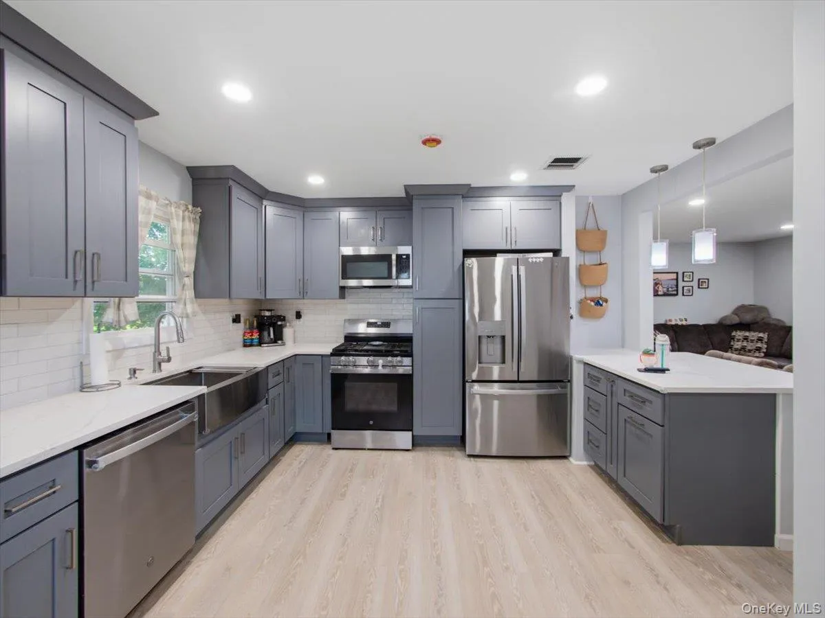 784 Brookridge Drive, Clarkstown, NY, 3 Bedrooms Bedrooms, 6 Rooms Rooms,1 BathroomBathrooms,Residential Lease,For Rent,Brookridge,0,1014164 784 Brookridge Drive, Clarkstown, NY, 3 Bedrooms Bedrooms, 6 Rooms Rooms,1 BathroomBathrooms,Residential Lease,For Rent,Brookridge,0,1014164