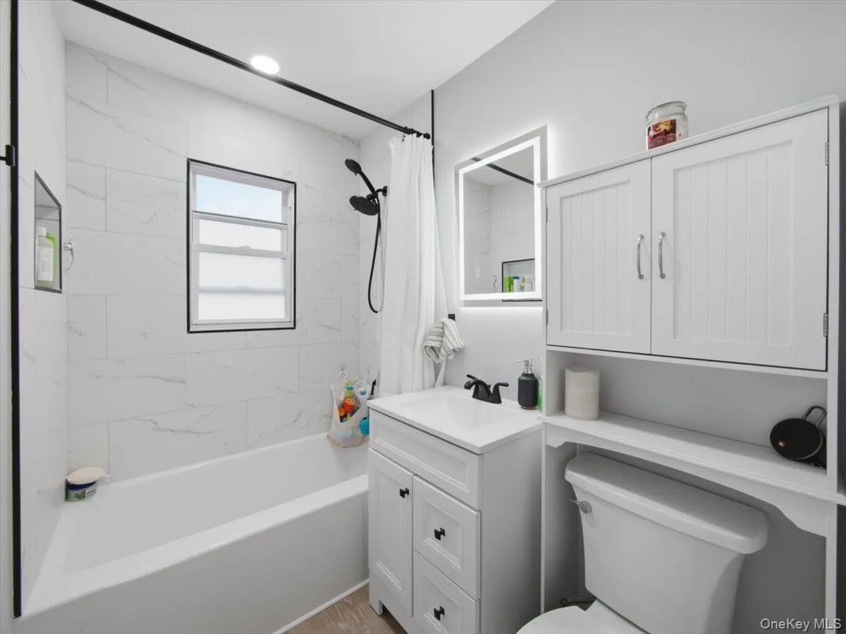 784 Brookridge Drive, Clarkstown, NY, 3 Bedrooms Bedrooms, 6 Rooms Rooms,1 BathroomBathrooms,Residential Lease,For Rent,Brookridge,0,1014164 784 Brookridge Drive, Clarkstown, NY, 3 Bedrooms Bedrooms, 6 Rooms Rooms,1 BathroomBathrooms,Residential Lease,For Rent,Brookridge,0,1014164