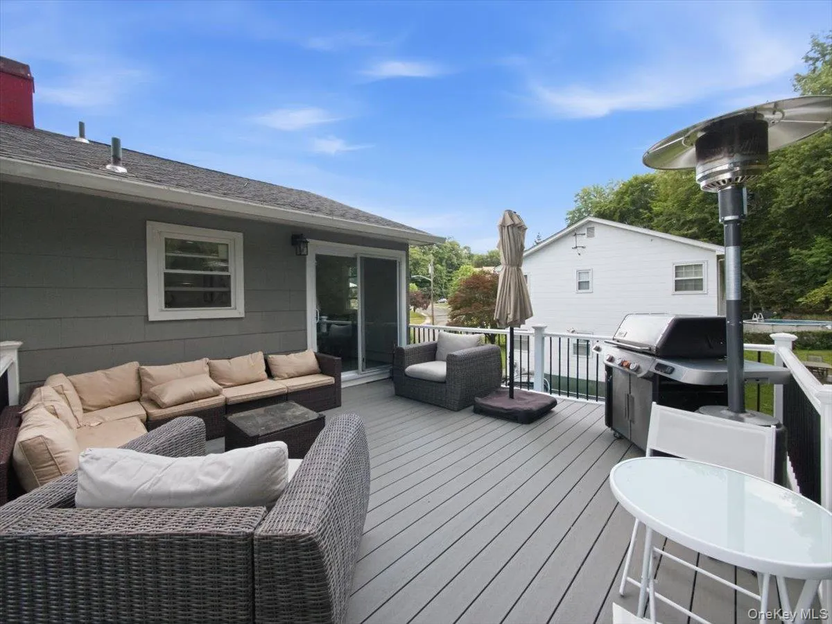 784 Brookridge Drive, Clarkstown, NY, 3 Bedrooms Bedrooms, 6 Rooms Rooms,1 BathroomBathrooms,Residential Lease,For Rent,Brookridge,0,1014164 784 Brookridge Drive, Clarkstown, NY, 3 Bedrooms Bedrooms, 6 Rooms Rooms,1 BathroomBathrooms,Residential Lease,For Rent,Brookridge,0,1014164
