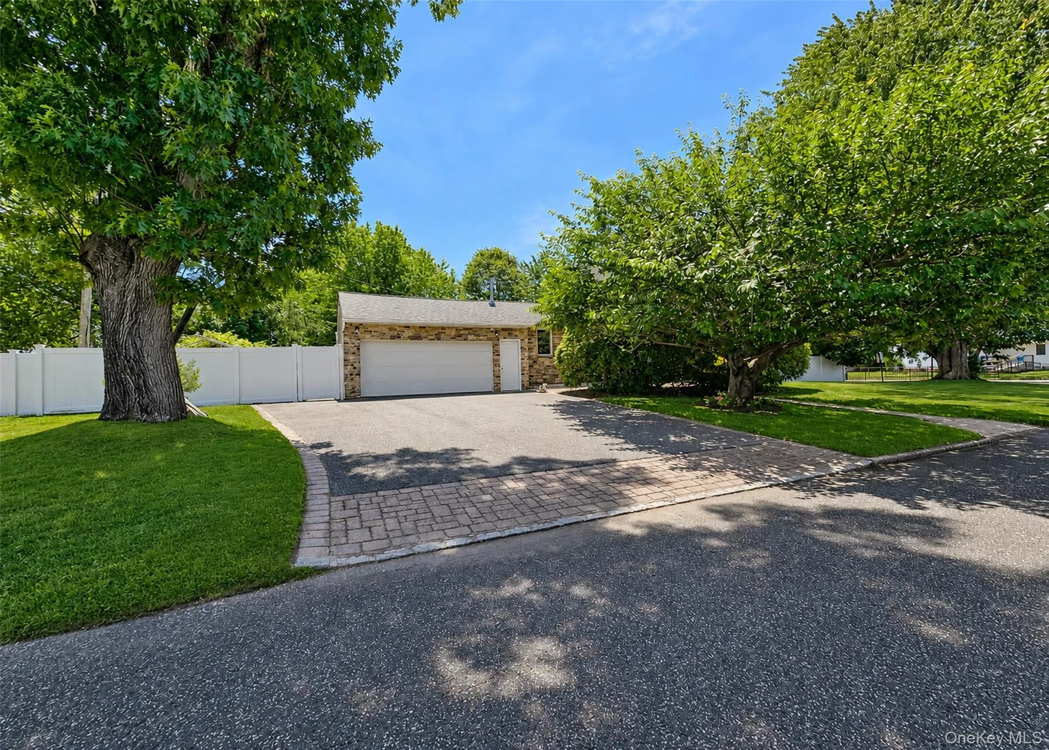 185 Tree Road, Brookhaven, NY, 3 Bedrooms Bedrooms, 8 Rooms Rooms,2 BathroomsBathrooms,Residential,For Rent,Tree,0,1014166 185 Tree Road, Brookhaven, NY, 3 Bedrooms Bedrooms, 8 Rooms Rooms,2 BathroomsBathrooms,Residential,For Rent,Tree,0,1014166