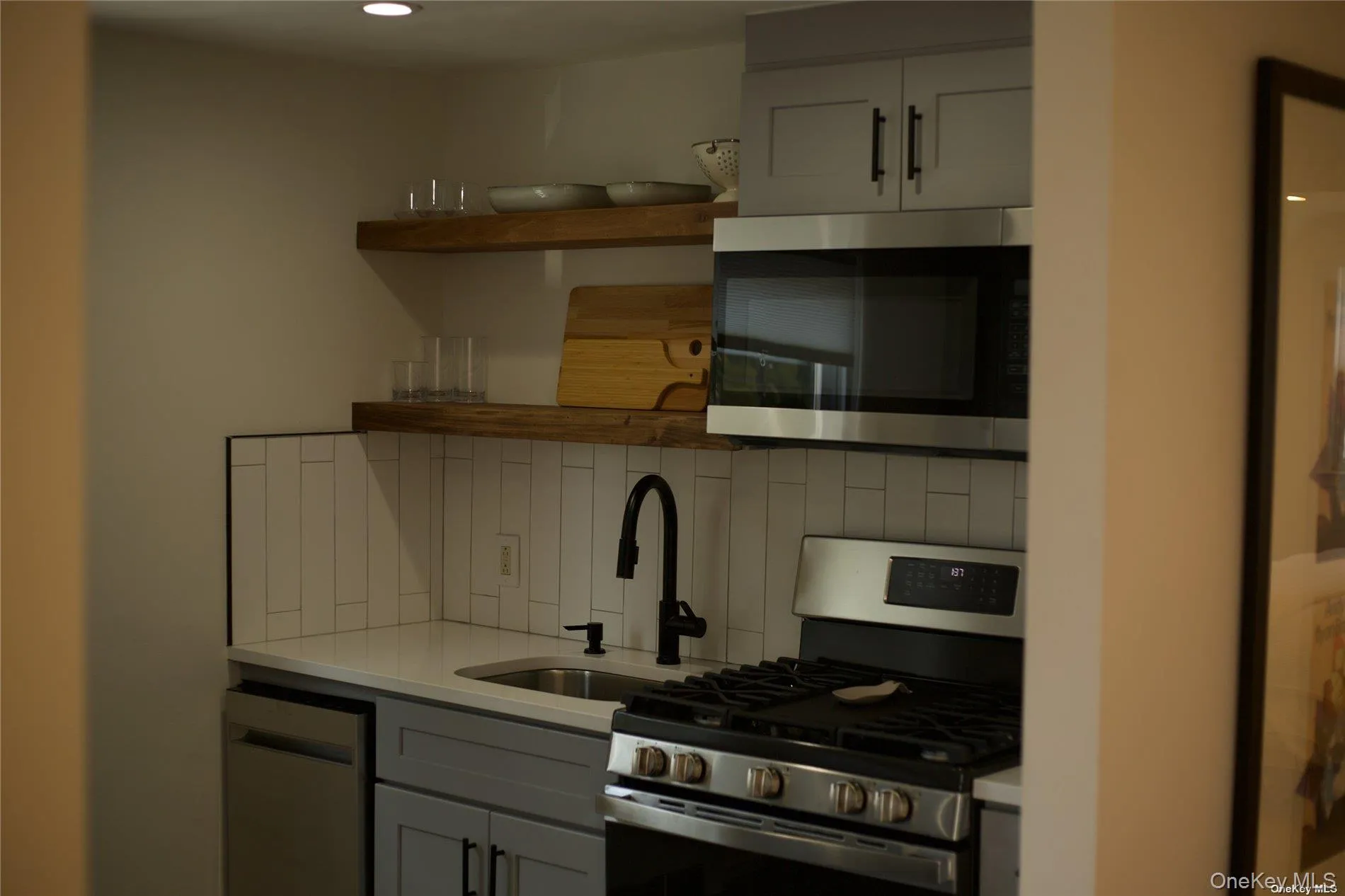 545 Park Avenue, Long Beach, NY, 1 Bedroom Bedrooms, 4 Rooms Rooms,1 BathroomBathrooms,Residential Lease,For Rent,Park,0,1014168 545 Park Avenue, Long Beach, NY, 1 Bedroom Bedrooms, 4 Rooms Rooms,1 BathroomBathrooms,Residential Lease,For Rent,Park,0,1014168