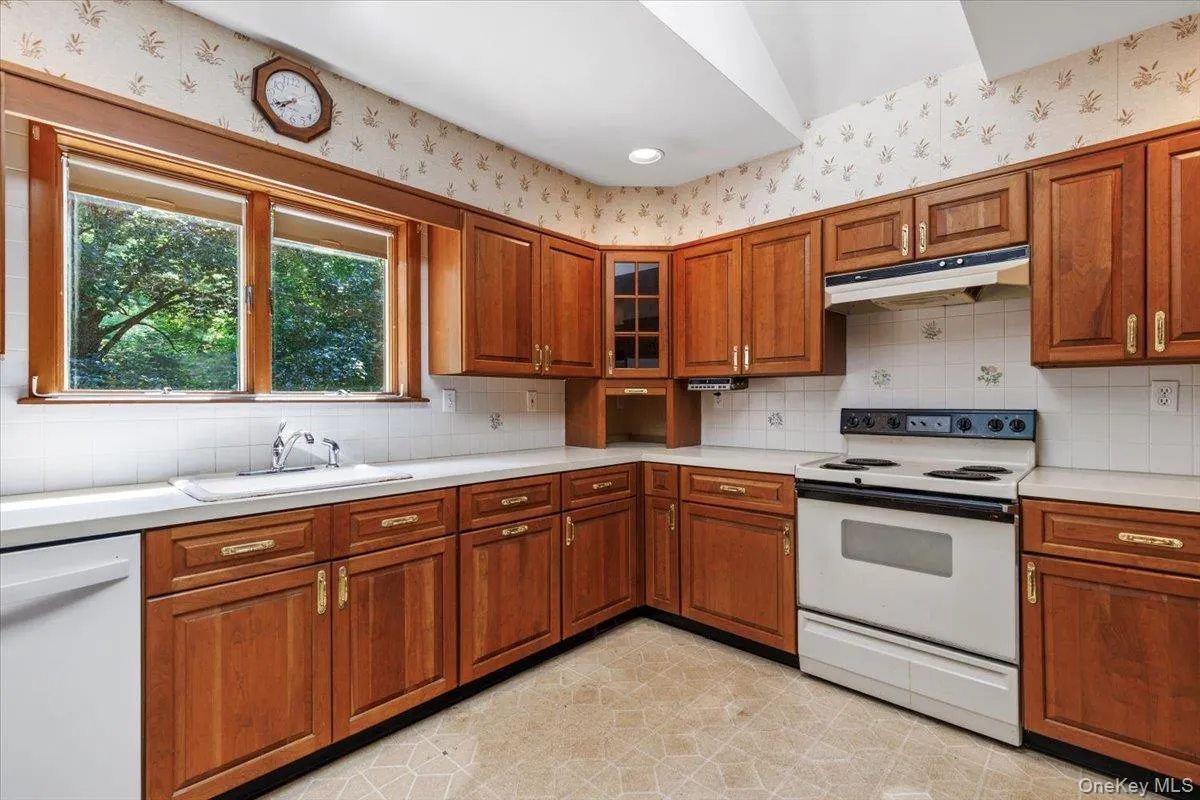2872 Brookfield Drive, Yorktown, NY, 3 Bedrooms Bedrooms, 7 Rooms Rooms,2 BathroomsBathrooms,Residential,For Rent,Brookfield,0,1014170 2872 Brookfield Drive, Yorktown, NY, 3 Bedrooms Bedrooms, 7 Rooms Rooms,2 BathroomsBathrooms,Residential,For Rent,Brookfield,0,1014170