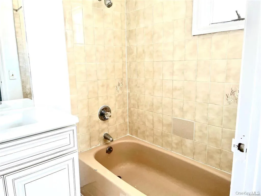 256-15 58 Avenue, New York, NY, 3 Bedrooms Bedrooms, 5 Rooms Rooms,2 BathroomsBathrooms,Residential Lease,For Rent,58,0,1014172 256-15 58 Avenue, New York, NY, 3 Bedrooms Bedrooms, 5 Rooms Rooms,2 BathroomsBathrooms,Residential Lease,For Rent,58,0,1014172