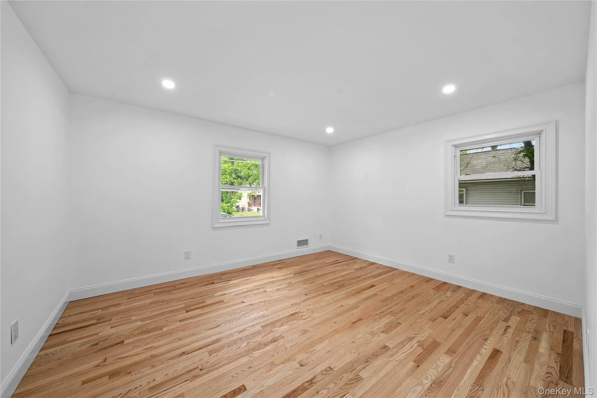 207 Wright Street, North Hempstead, NY, 3 Bedrooms Bedrooms, 6 Rooms Rooms,2 BathroomsBathrooms,Residential,For Rent,Wright,0,1014173 207 Wright Street, North Hempstead, NY, 3 Bedrooms Bedrooms, 6 Rooms Rooms,2 BathroomsBathrooms,Residential,For Rent,Wright,0,1014173