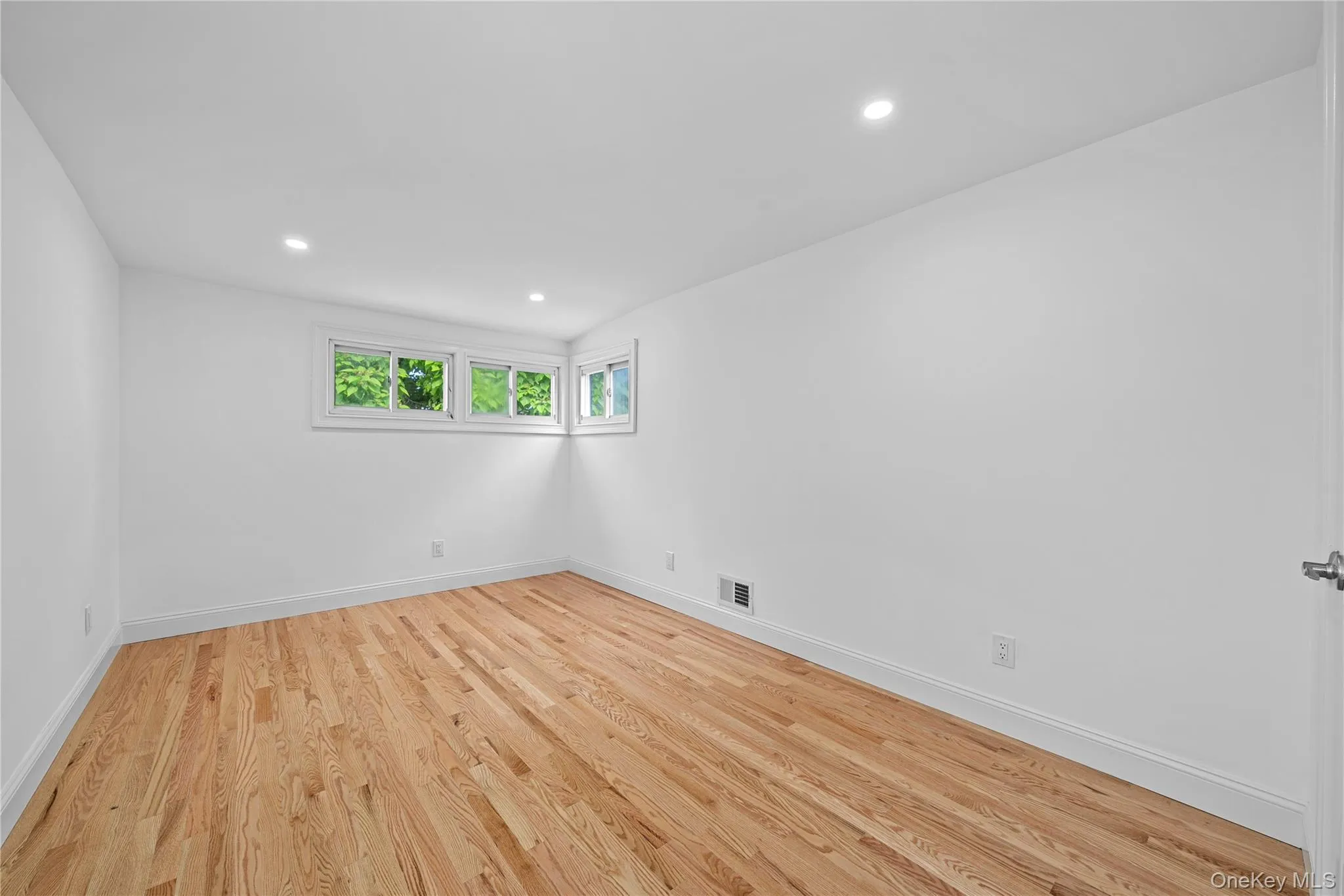 207 Wright Street, North Hempstead, NY, 3 Bedrooms Bedrooms, 6 Rooms Rooms,2 BathroomsBathrooms,Residential,For Rent,Wright,0,1014173 207 Wright Street, North Hempstead, NY, 3 Bedrooms Bedrooms, 6 Rooms Rooms,2 BathroomsBathrooms,Residential,For Rent,Wright,0,1014173