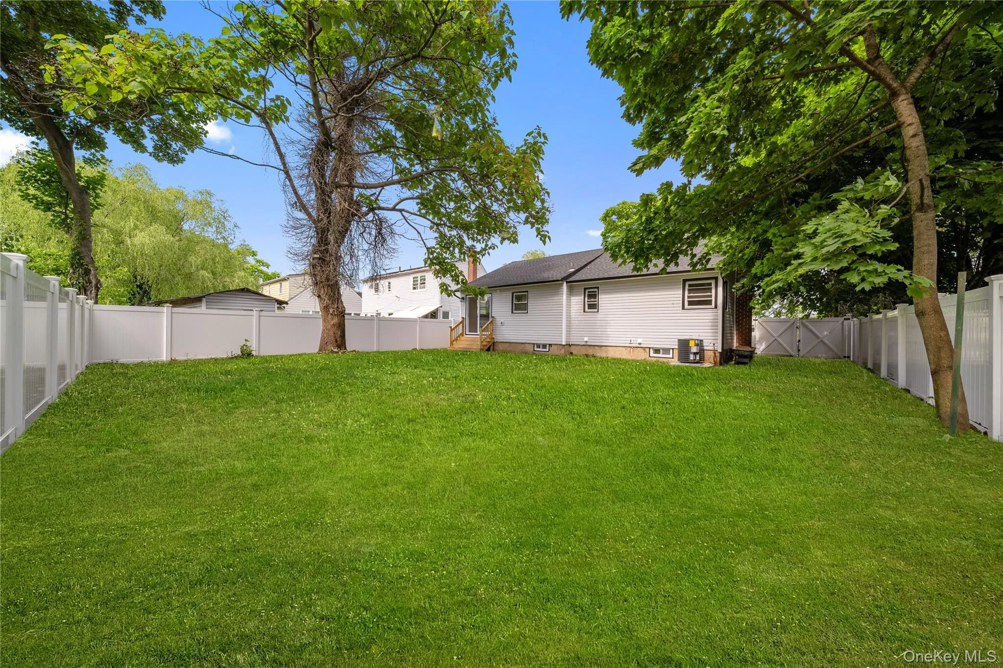 207 Wright Street, North Hempstead, NY, 3 Bedrooms Bedrooms, 6 Rooms Rooms,2 BathroomsBathrooms,Residential,For Rent,Wright,0,1014173 207 Wright Street, North Hempstead, NY, 3 Bedrooms Bedrooms, 6 Rooms Rooms,2 BathroomsBathrooms,Residential,For Rent,Wright,0,1014173