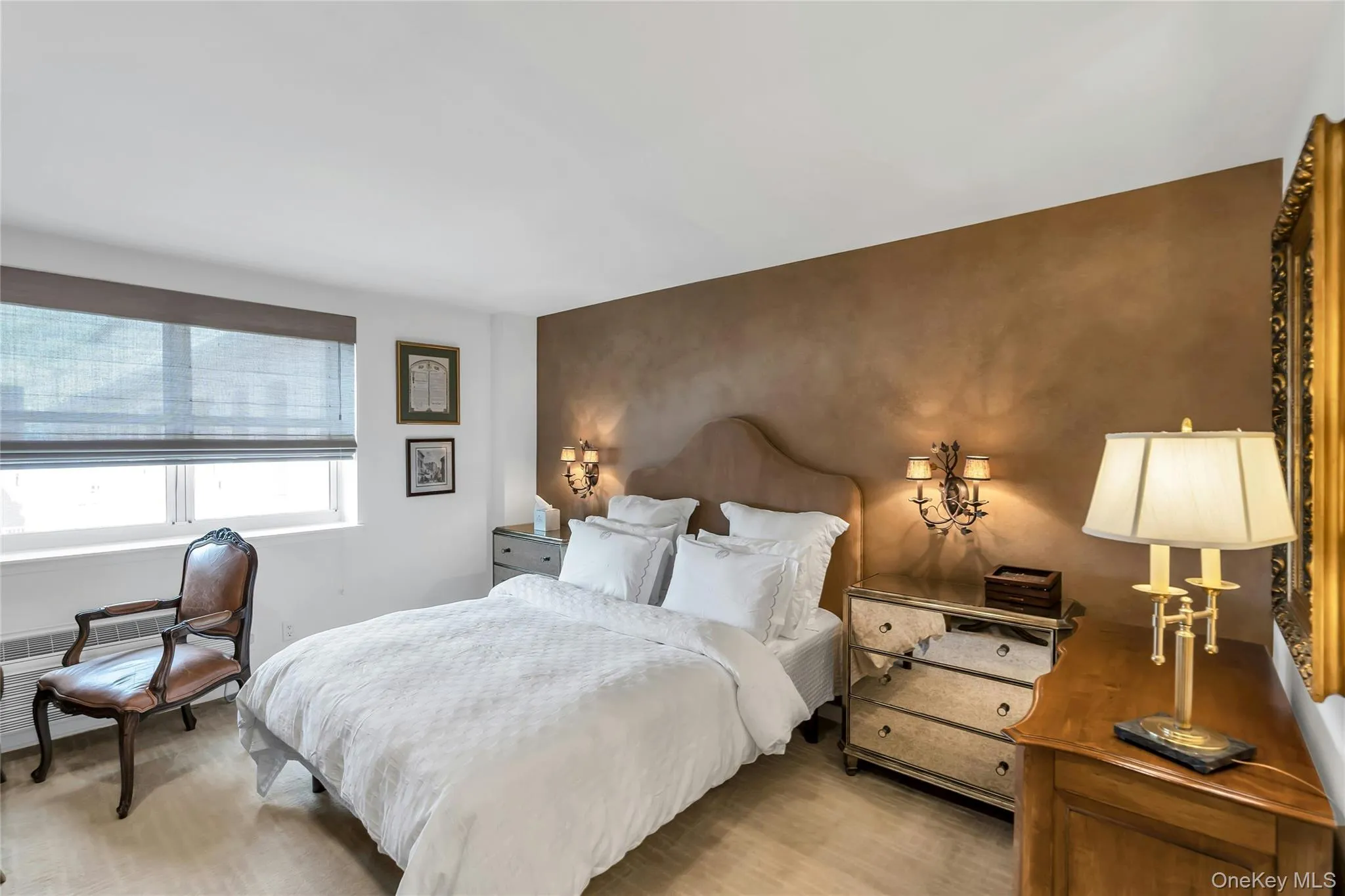 Spacious Bedroom en-suite with Custom Wall In California Closets Spacious Bedroom en-suite with Custom Wall In California Closets