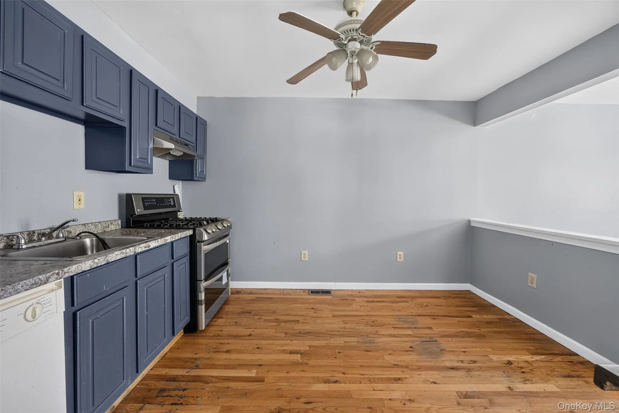 41 Genung Street, Middletown, NY, 4 Bedrooms Bedrooms, 8 Rooms Rooms,3 BathroomsBathrooms,Residential Lease,For Rent,Genung,0,1014178 41 Genung Street, Middletown, NY, 4 Bedrooms Bedrooms, 8 Rooms Rooms,3 BathroomsBathrooms,Residential Lease,For Rent,Genung,0,1014178