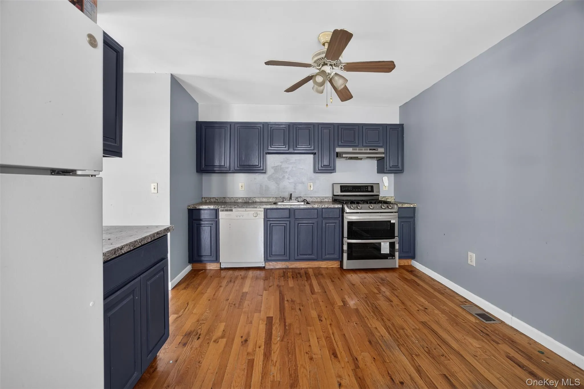 41 Genung Street, Middletown, NY, 4 Bedrooms Bedrooms, 8 Rooms Rooms,3 BathroomsBathrooms,Residential Lease,For Rent,Genung,0,1014178 41 Genung Street, Middletown, NY, 4 Bedrooms Bedrooms, 8 Rooms Rooms,3 BathroomsBathrooms,Residential Lease,For Rent,Genung,0,1014178