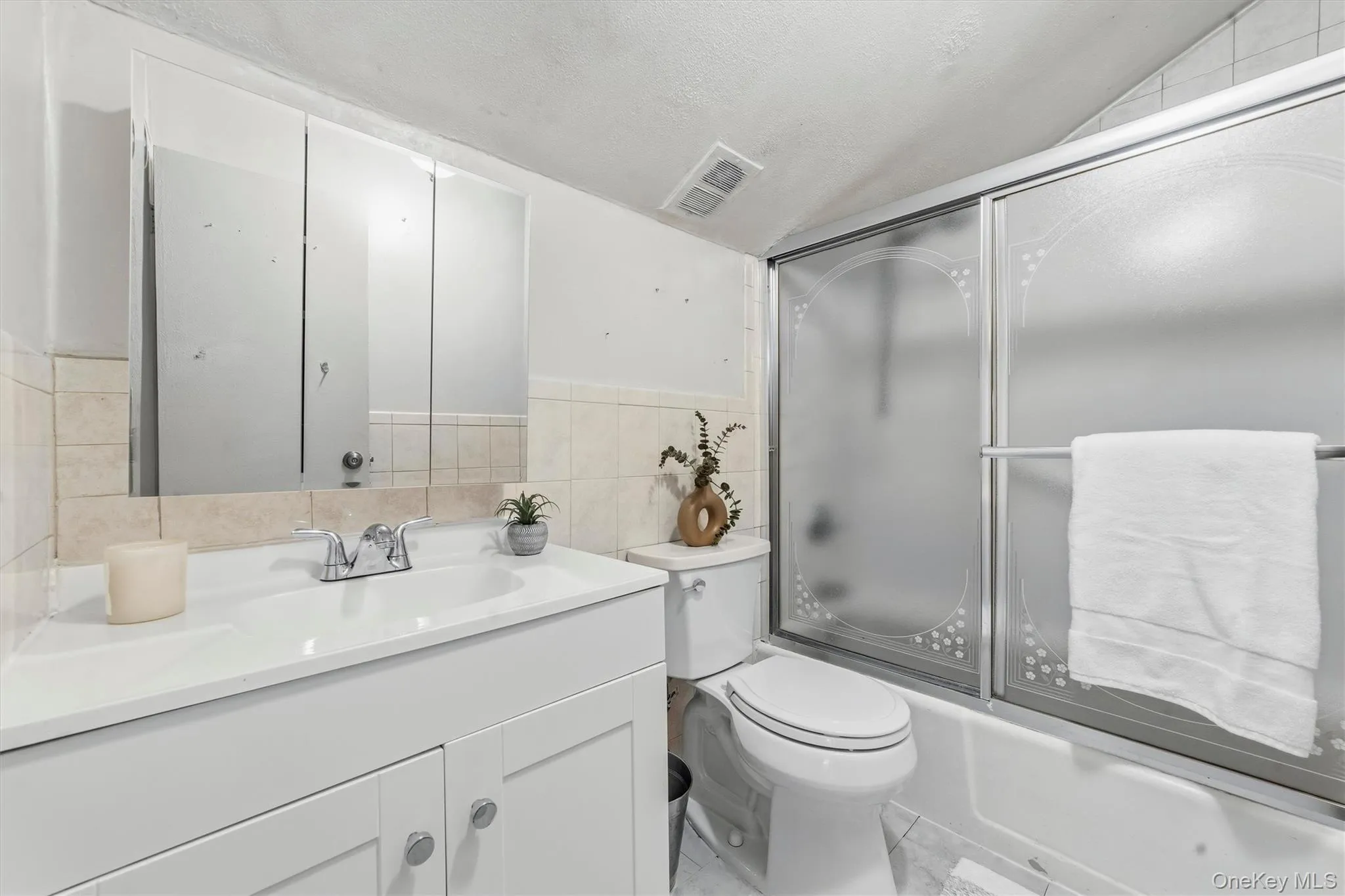 51 Fieldstone Drive, Greenburgh, NY, 1 Bedroom Bedrooms, 4 Rooms Rooms,1 BathroomBathrooms,Residential,For Rent,Fieldstone,0,1014183 51 Fieldstone Drive, Greenburgh, NY, 1 Bedroom Bedrooms, 4 Rooms Rooms,1 BathroomBathrooms,Residential,For Rent,Fieldstone,0,1014183