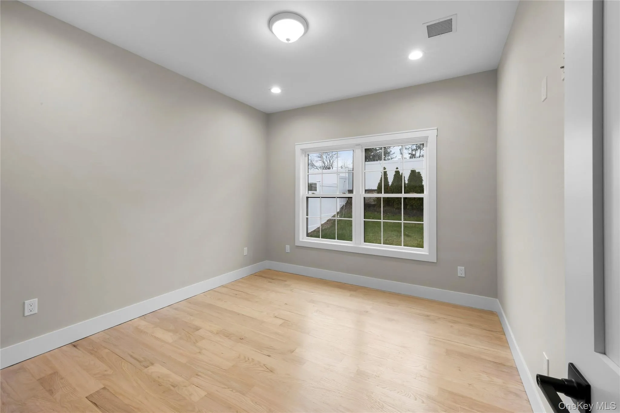 21 Devon Road, Oyster Bay, NY, 5 Bedrooms Bedrooms, 11 Rooms Rooms,3 BathroomsBathrooms,Residential,For Rent,Devon,0,1014185 21 Devon Road, Oyster Bay, NY, 5 Bedrooms Bedrooms, 11 Rooms Rooms,3 BathroomsBathrooms,Residential,For Rent,Devon,0,1014185