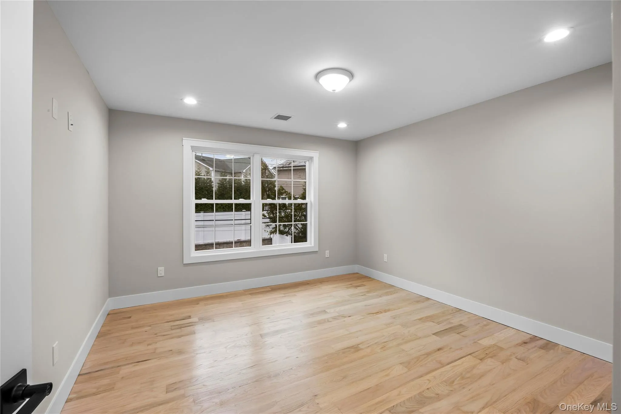 21 Devon Road, Oyster Bay, NY, 5 Bedrooms Bedrooms, 11 Rooms Rooms,3 BathroomsBathrooms,Residential,For Rent,Devon,0,1014185 21 Devon Road, Oyster Bay, NY, 5 Bedrooms Bedrooms, 11 Rooms Rooms,3 BathroomsBathrooms,Residential,For Rent,Devon,0,1014185