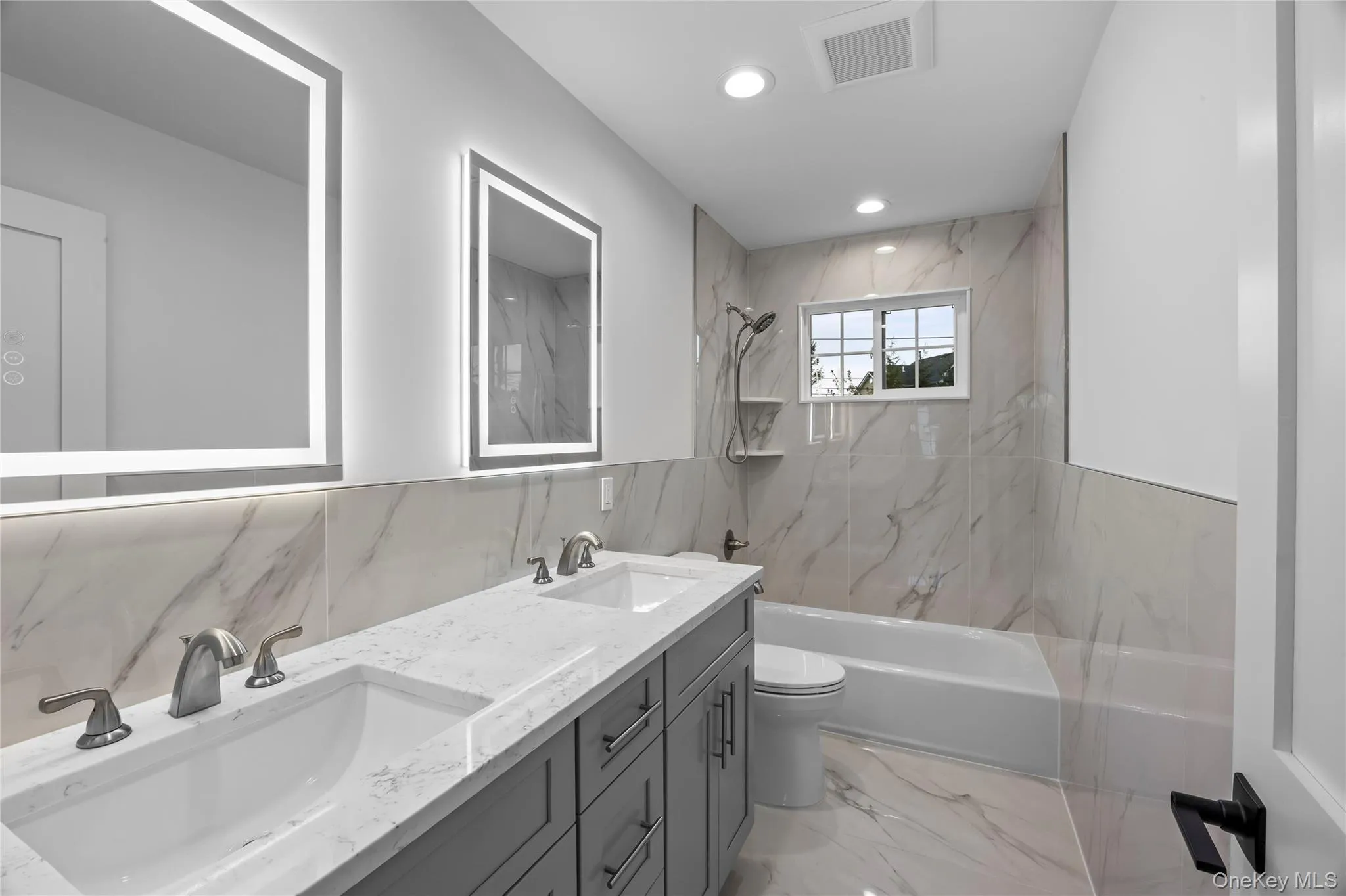 21 Devon Road, Oyster Bay, NY, 5 Bedrooms Bedrooms, 11 Rooms Rooms,3 BathroomsBathrooms,Residential,For Rent,Devon,0,1014185 21 Devon Road, Oyster Bay, NY, 5 Bedrooms Bedrooms, 11 Rooms Rooms,3 BathroomsBathrooms,Residential,For Rent,Devon,0,1014185