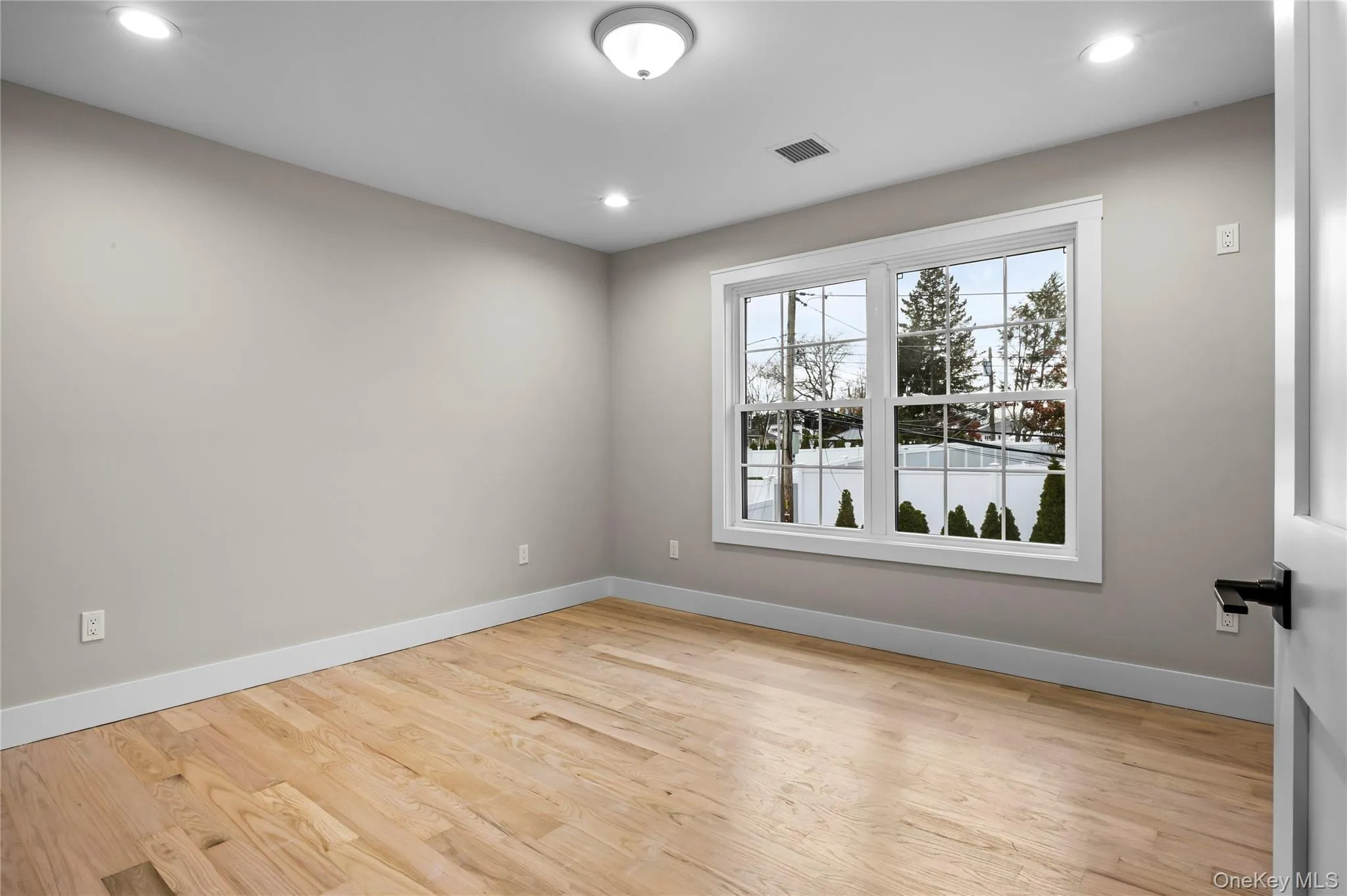 21 Devon Road, Oyster Bay, NY, 5 Bedrooms Bedrooms, 11 Rooms Rooms,3 BathroomsBathrooms,Residential,For Rent,Devon,0,1014185 21 Devon Road, Oyster Bay, NY, 5 Bedrooms Bedrooms, 11 Rooms Rooms,3 BathroomsBathrooms,Residential,For Rent,Devon,0,1014185