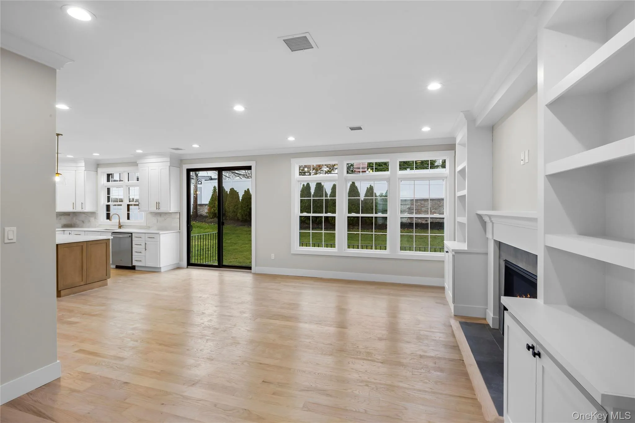 21 Devon Road, Oyster Bay, NY, 5 Bedrooms Bedrooms, 11 Rooms Rooms,3 BathroomsBathrooms,Residential,For Rent,Devon,0,1014185 21 Devon Road, Oyster Bay, NY, 5 Bedrooms Bedrooms, 11 Rooms Rooms,3 BathroomsBathrooms,Residential,For Rent,Devon,0,1014185